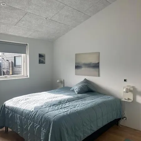 Fantastisk Store Terrasser Med Havudsigt Og Udespa Holiday home