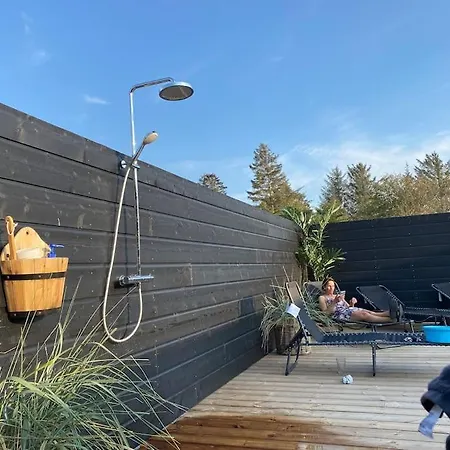 Fantastisk Store Terrasser Med Havudsigt Og Udespa *