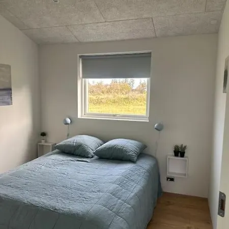 Fantastisk Store Terrasser Med Havudsigt Og Udespa Holiday home *